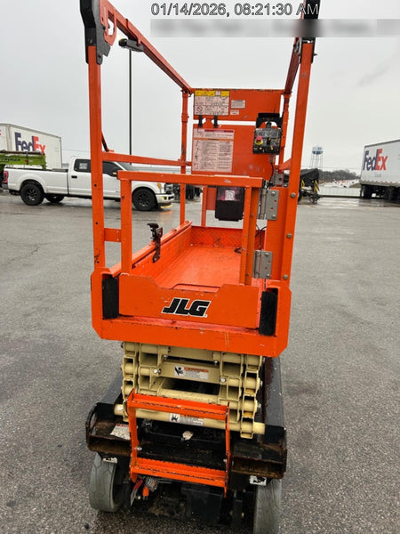 2021 JLG ES1932