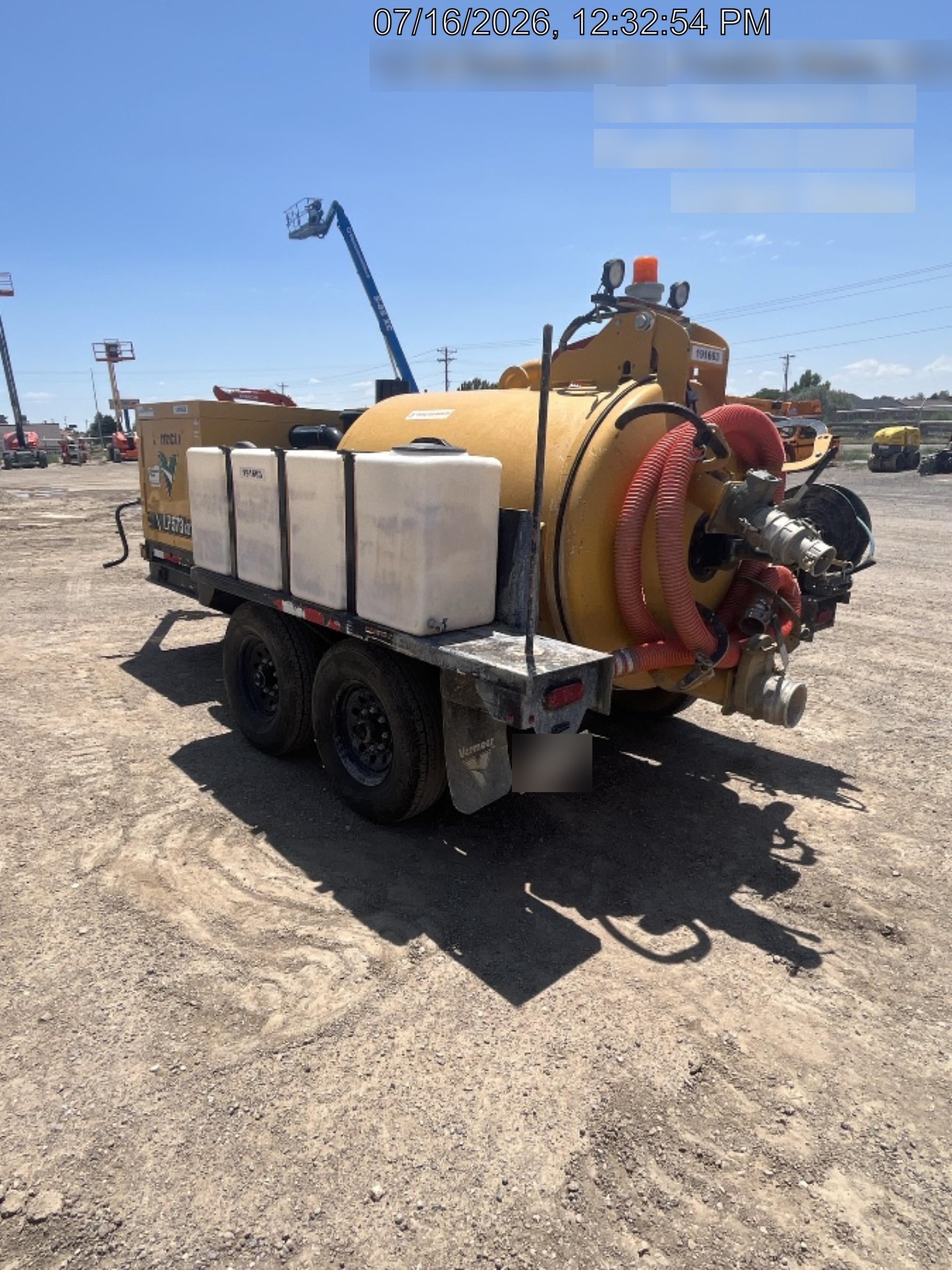 2021 Vac-Tron LP573XDT T4 Koehler Diesel Engine, 500 Gallon Debris Tank, x2 100 Gallon Water Tanks