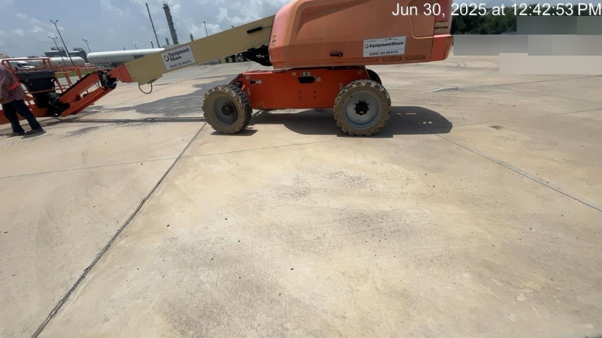2019 JLG 660SJ
