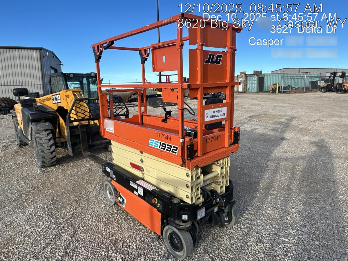 2021 JLG ES1932