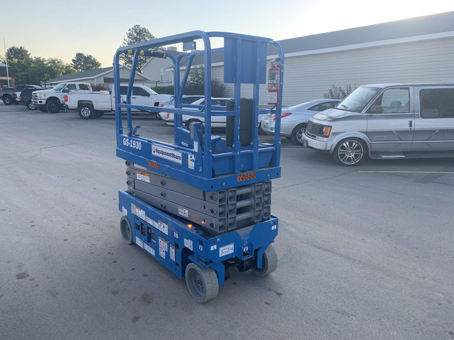 2020 Genie GS-1930 Fixed rails with chain entry gate - Pre A92.20