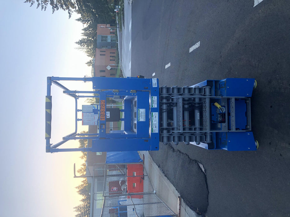 2020 Genie GS-3232 Standard, Folding half height swing gate, 800W Inverter