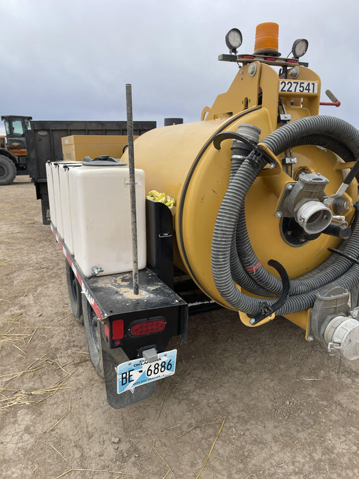 2022 Vac-Tron LP573XDT T4 Koehler Diesel Engine, 500 Gallon Debris Tank, x2 100 Gallon Water Tanks