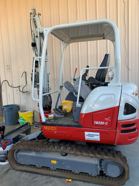 2022 TAKEUCHI TB235-2R