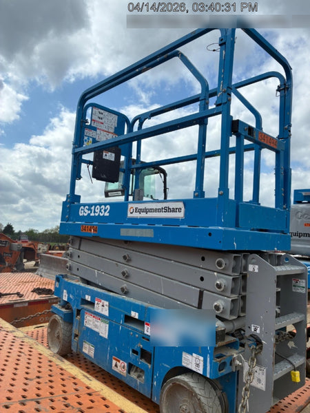 2020 Genie GS-1930 Solid Non Marking Tires, Beacon, Folding rails with half height swing gate, 800W Inverter