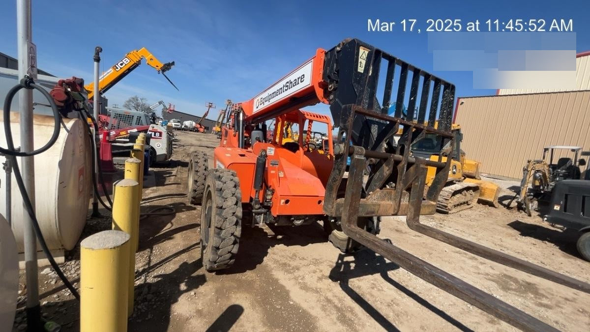 2019 Skytrak 6036 Canopy, Solid Tires, LED Work Lights, Beacon 50" Carriage, 48" Pallet Forks