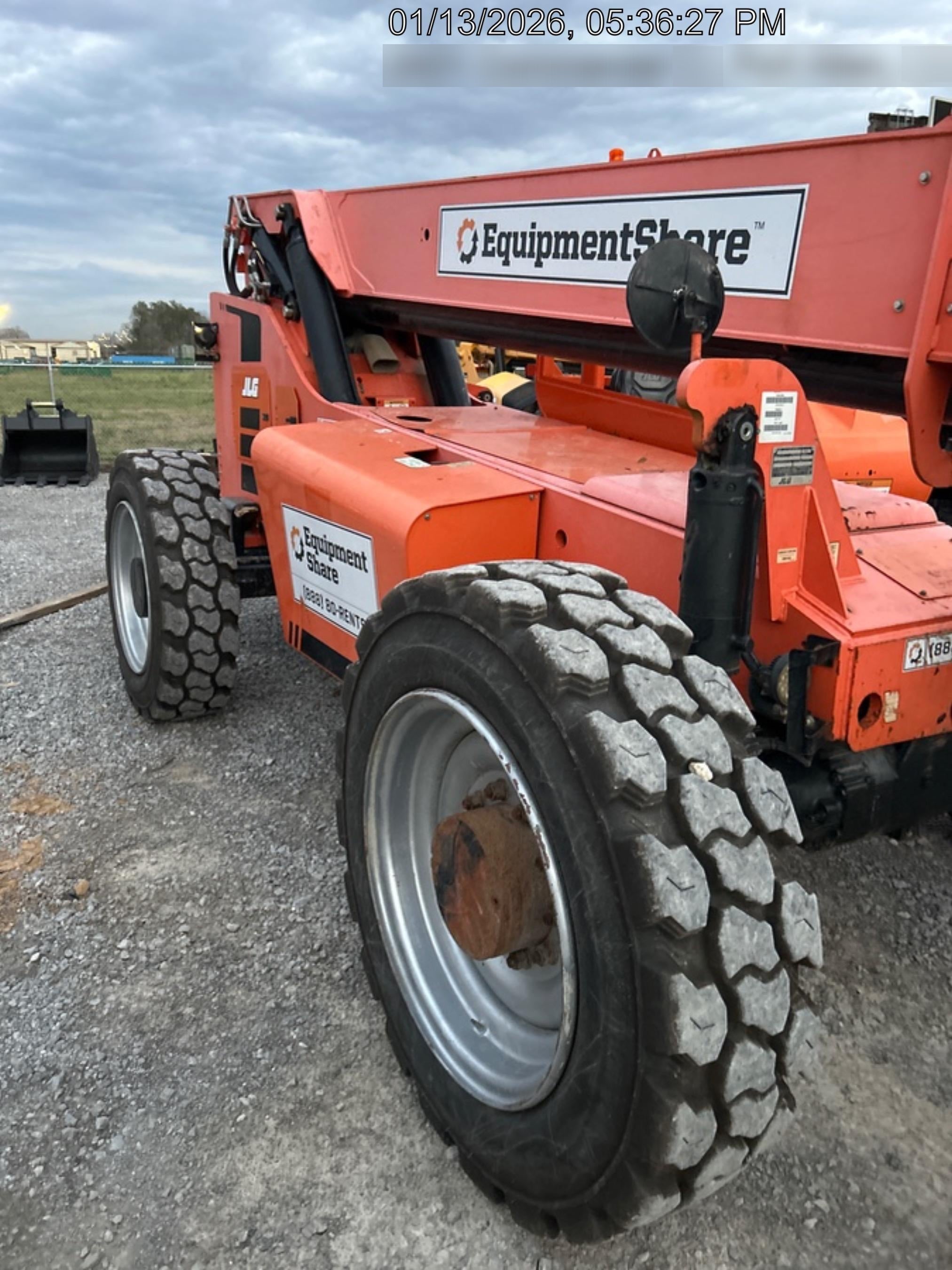 2020 SKYTRAK 8042