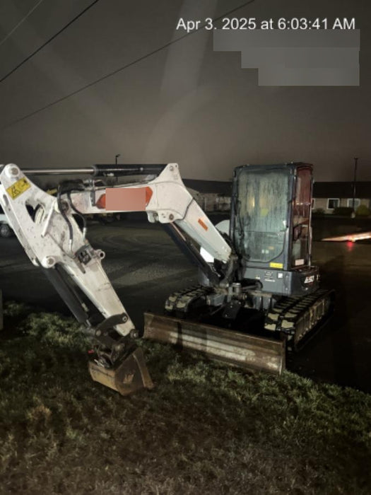 2022 Bobcat E50 Cab/Heat/Air, Rubber Tracks, Manual QC, Hydraulic Thumb