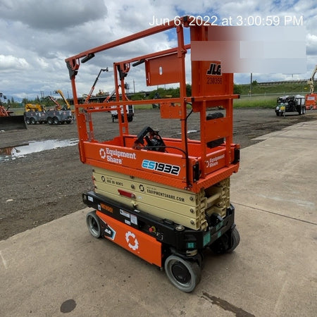 2022 JLG ES1932