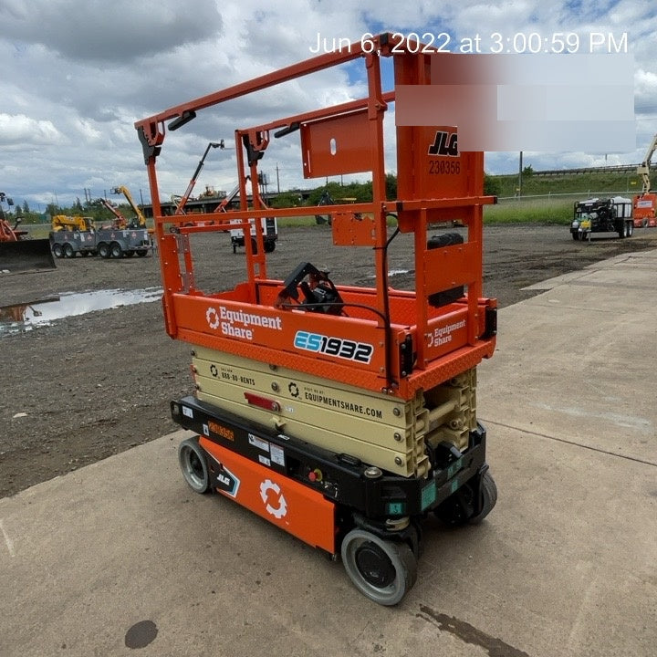 2022 JLG ES1932