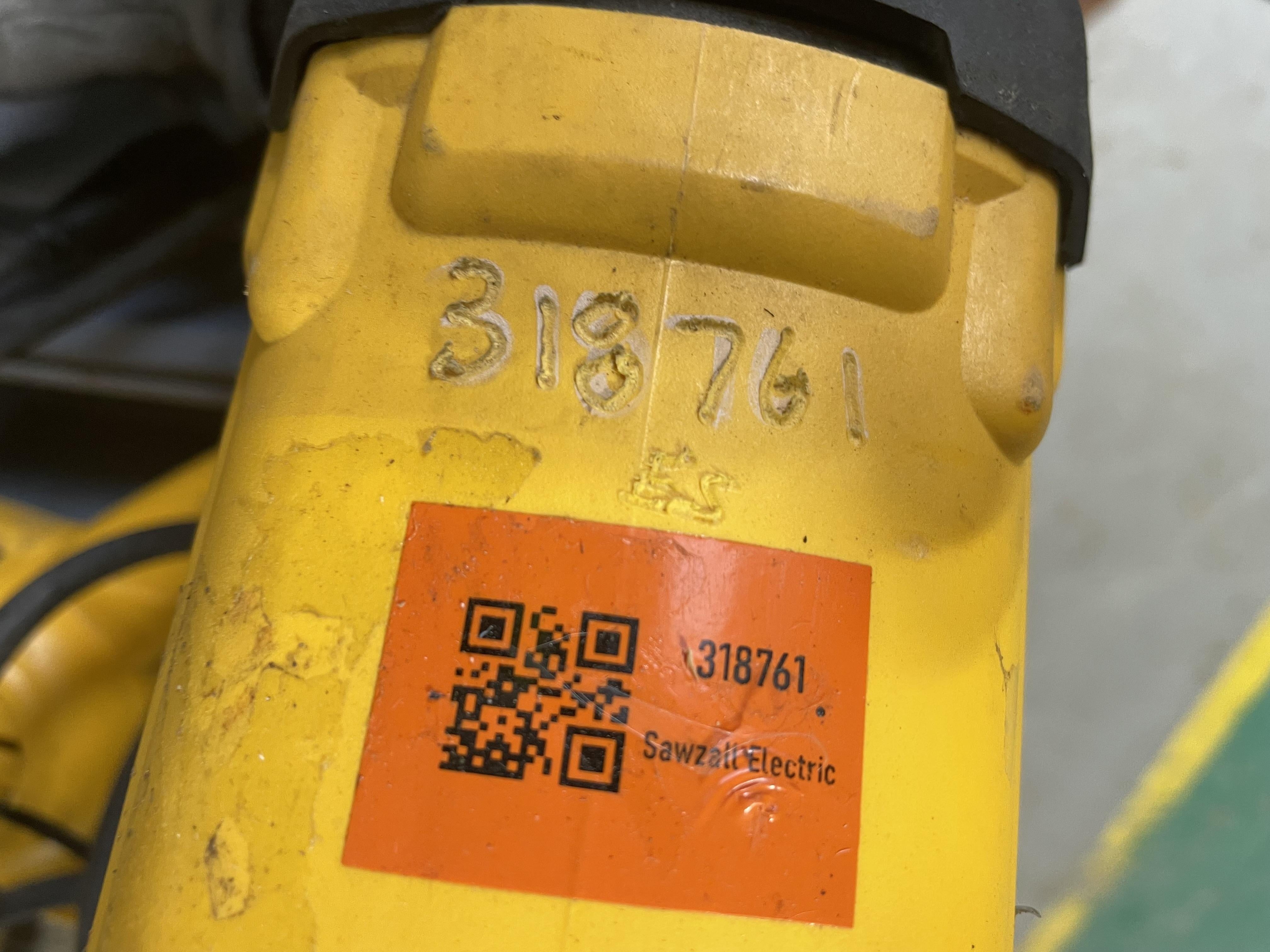 2023 DEWALT DWE305