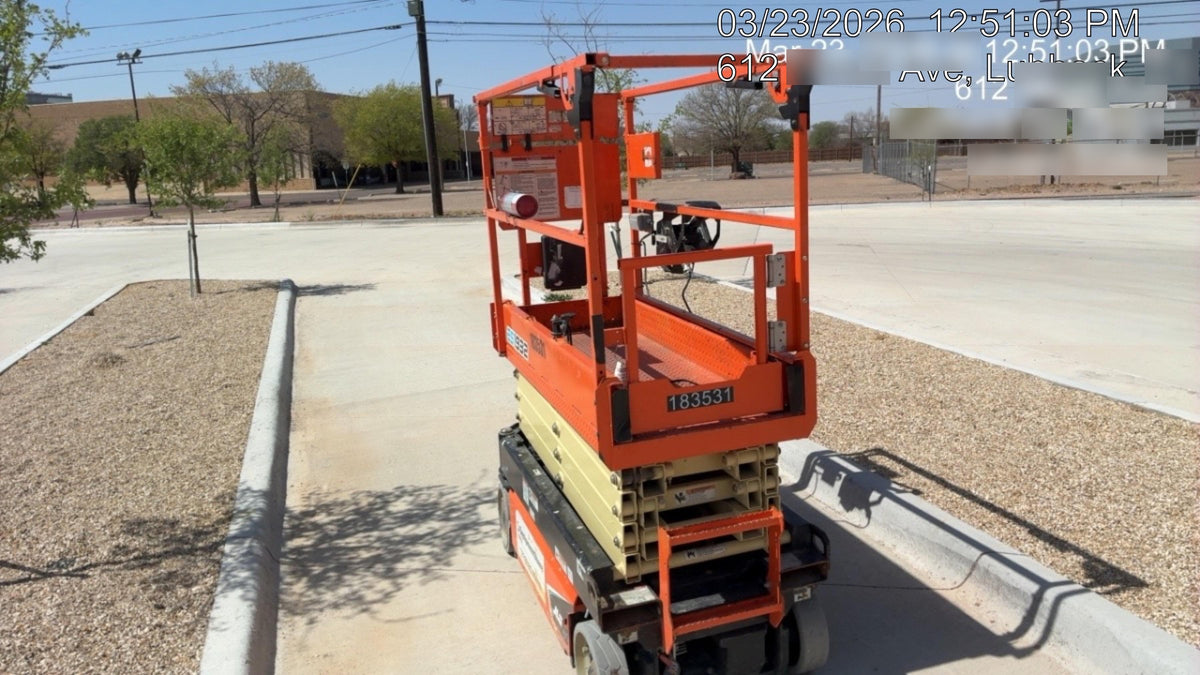 2021 JLG ES1932