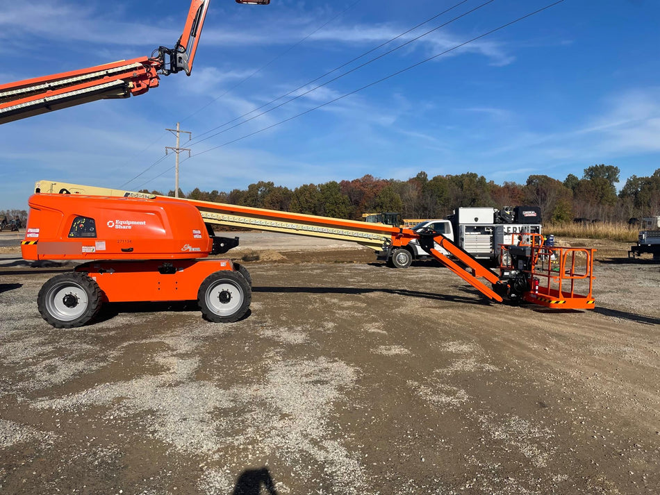 2022 JLG 660SJ