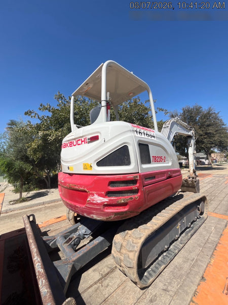 2021 TAKEUCHI TB235-2R