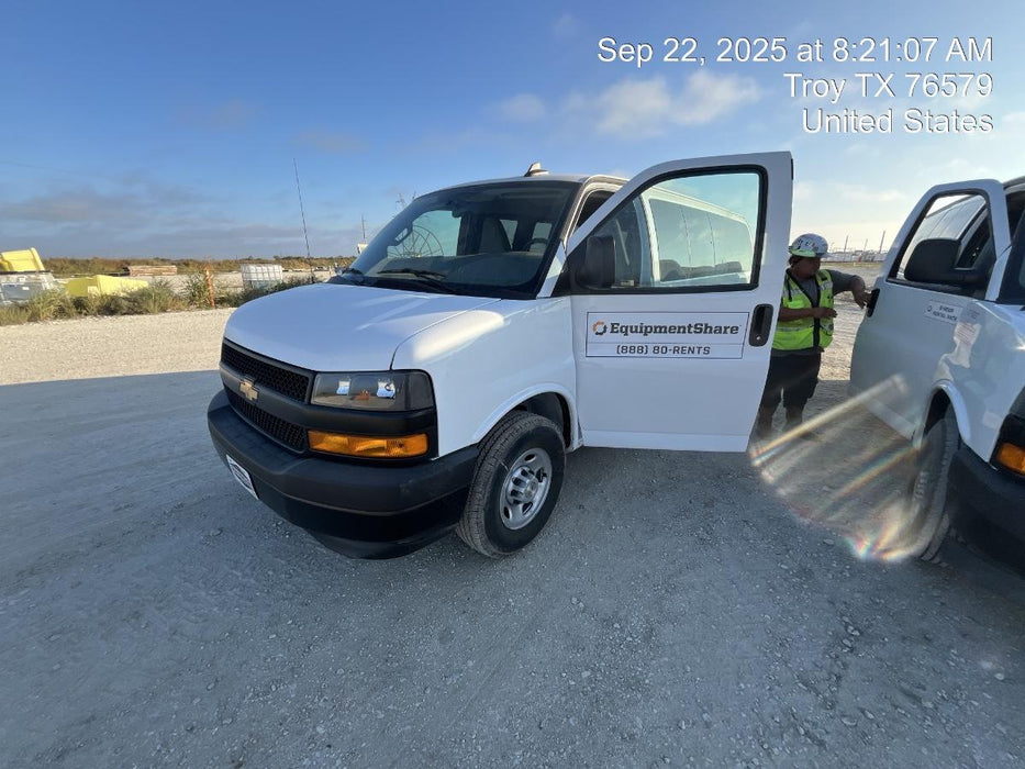 2025 CHEVROLET Express Van - Rental