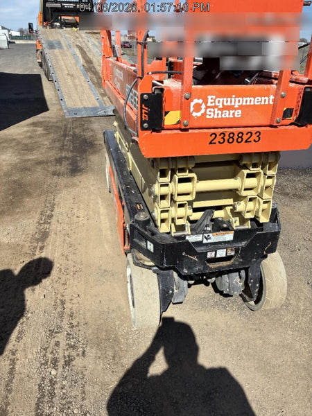 2022 JLG ES2632