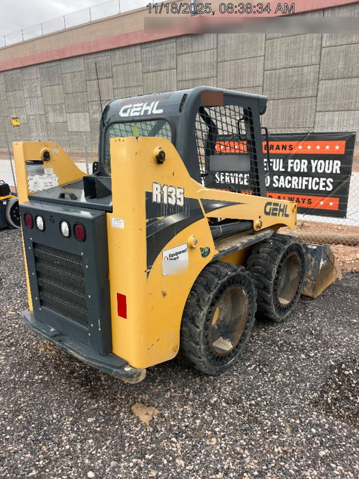 2016 GEHL R135