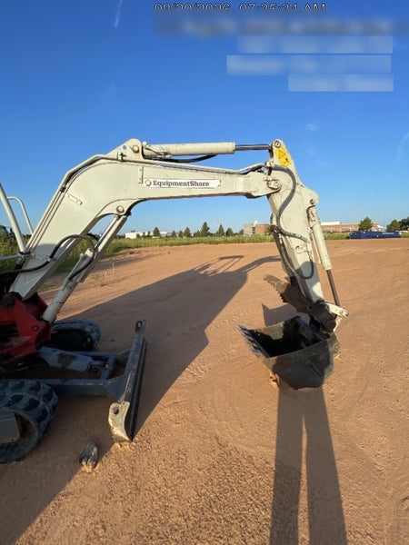 2022 TAKEUCHI TB235-2R