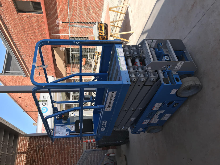 2019 Genie GS-1930 Fixed rails with chain Entry