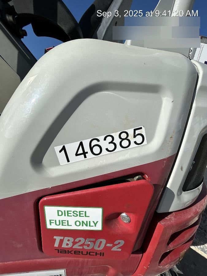 2021 TAKEUCHI TB250-2