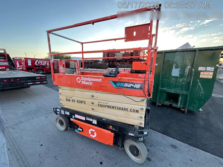 2025 JLG ES3246