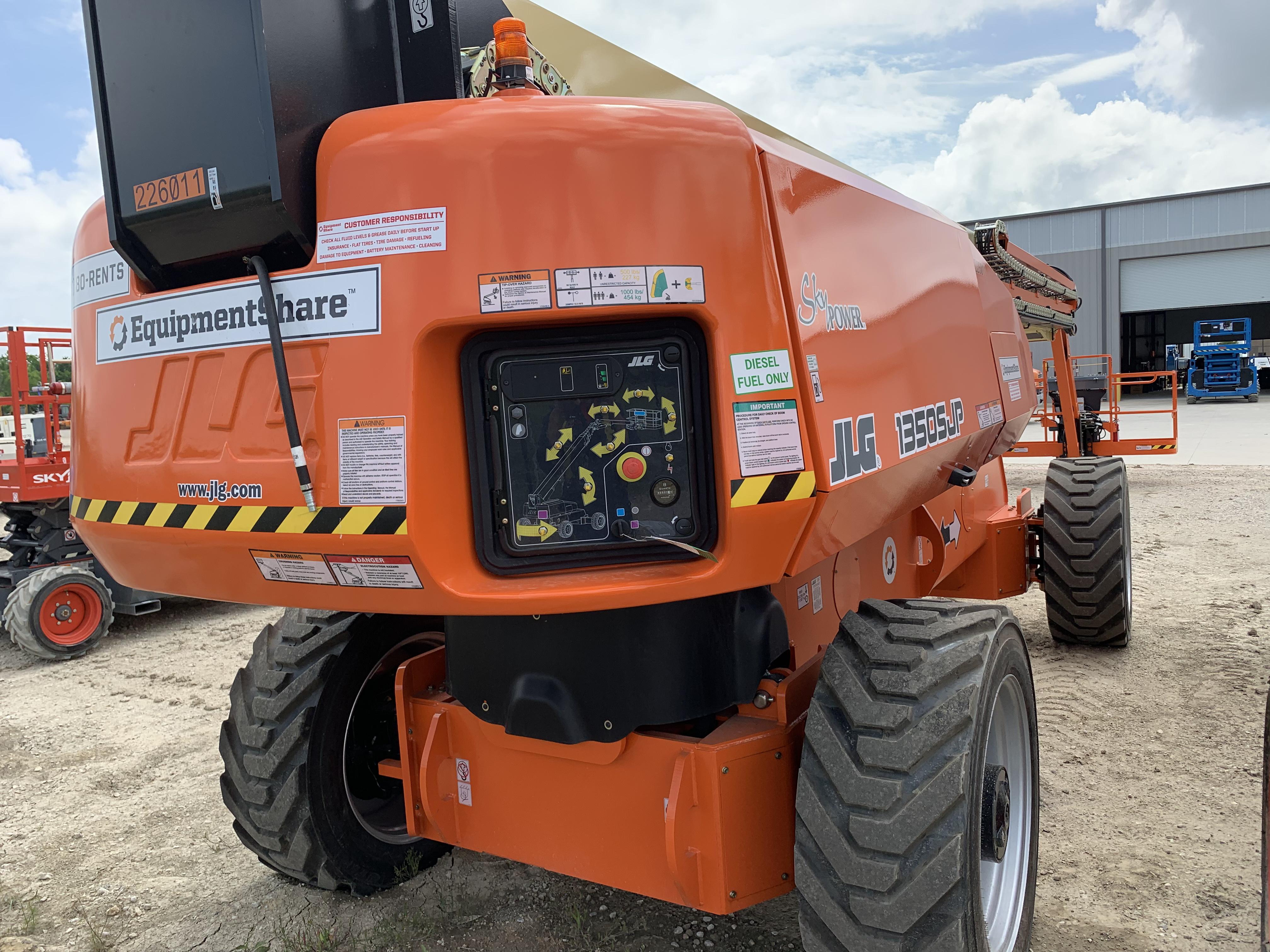 2022 JLG 1350SJP