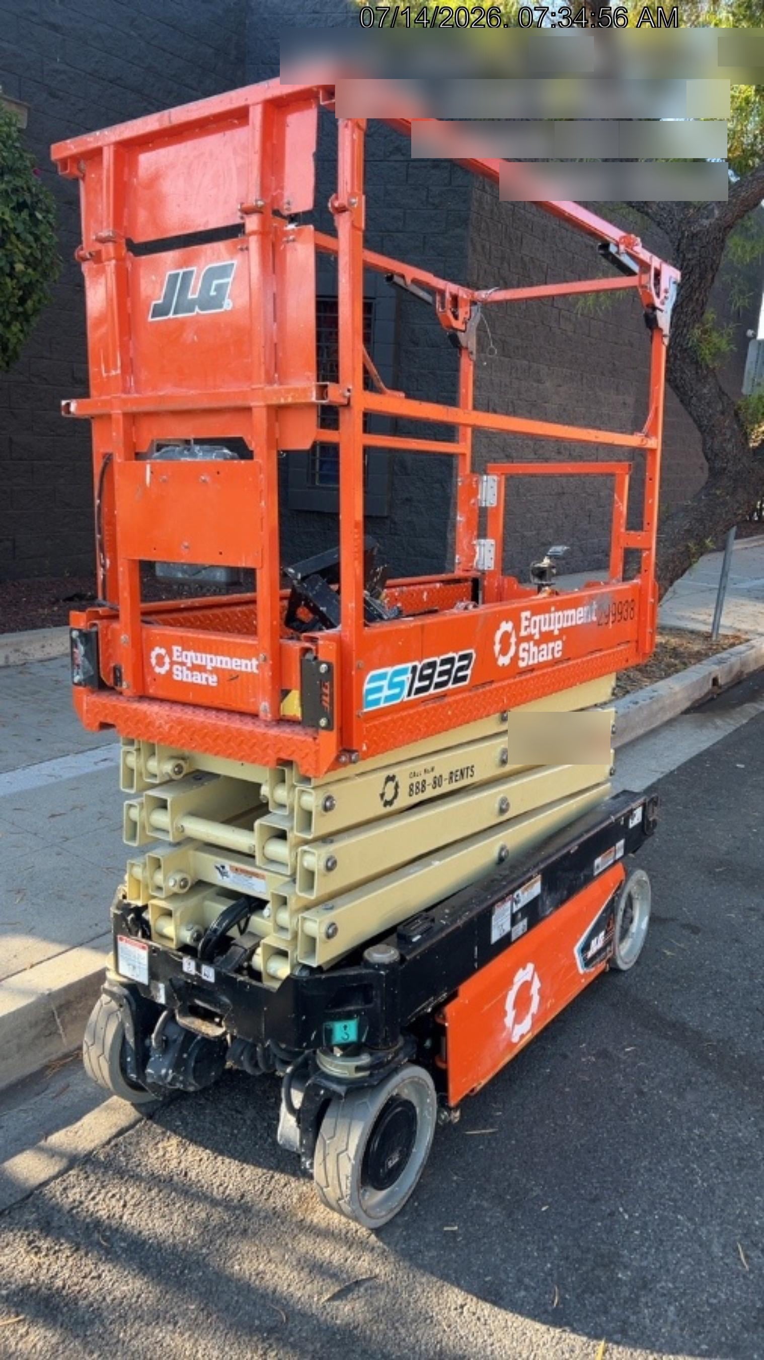 2023 JLG ES1932