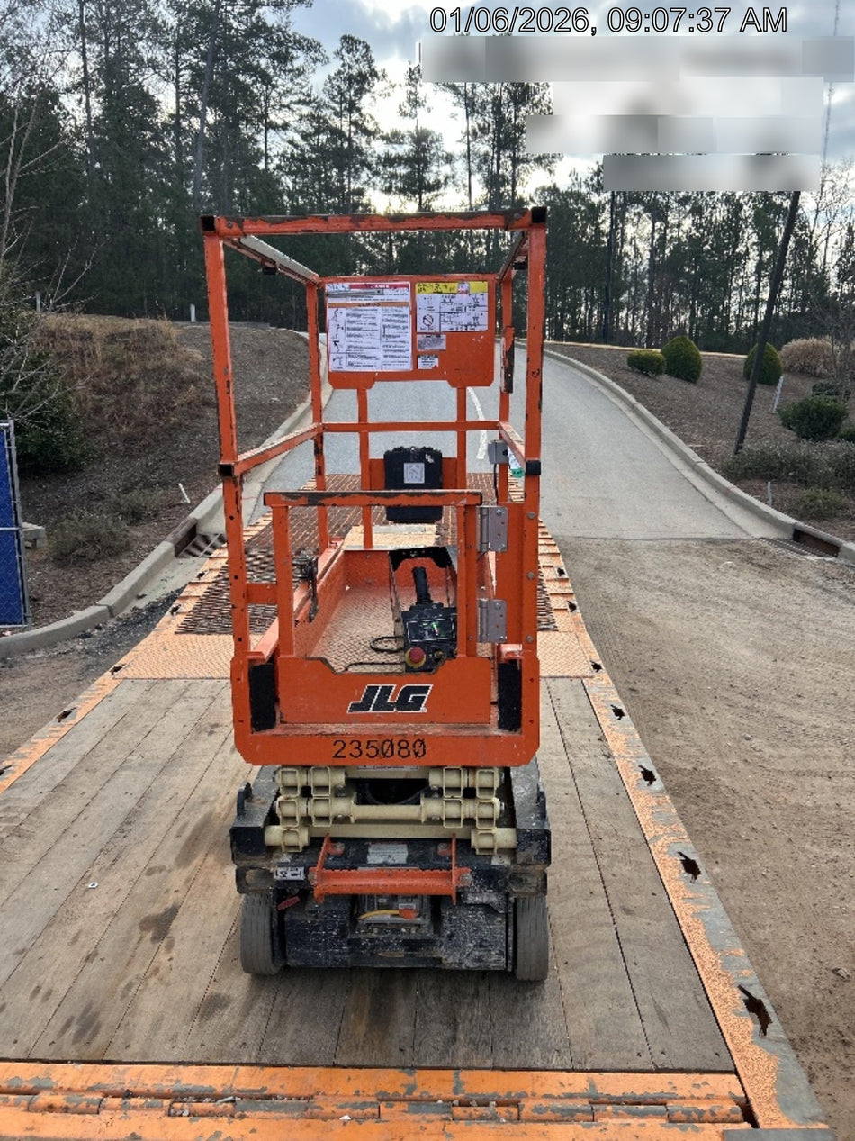 2022 JLG ES1330L