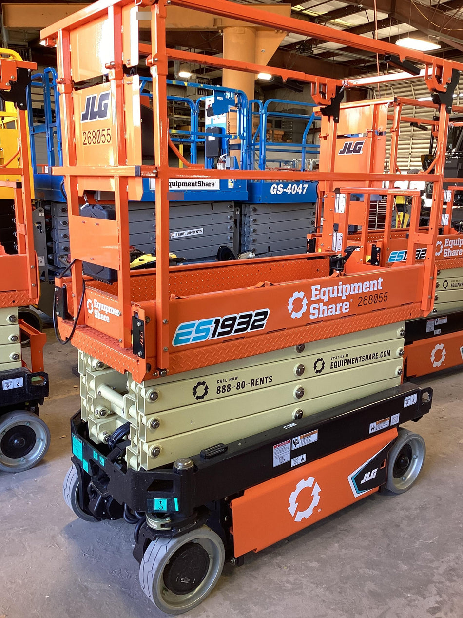 2022 JLG ES1932