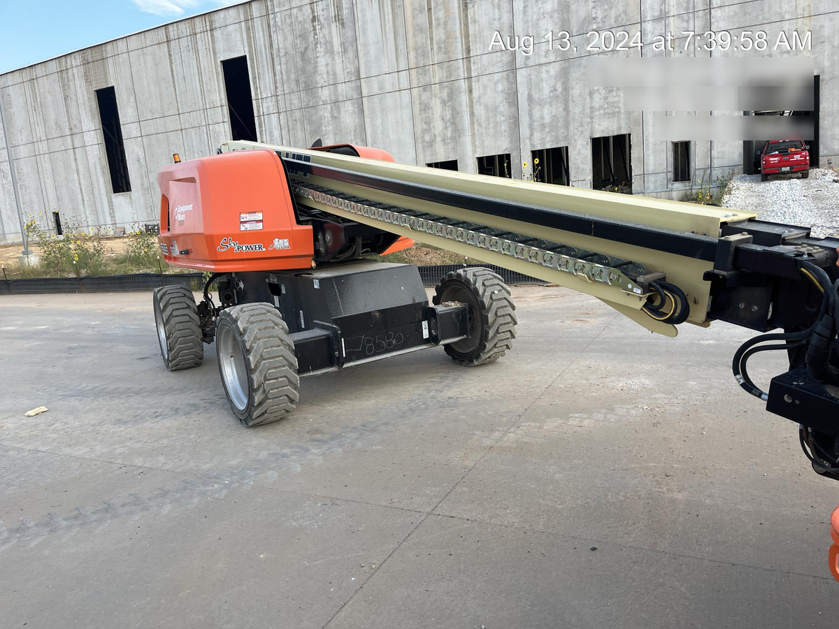 2023 JLG 600S