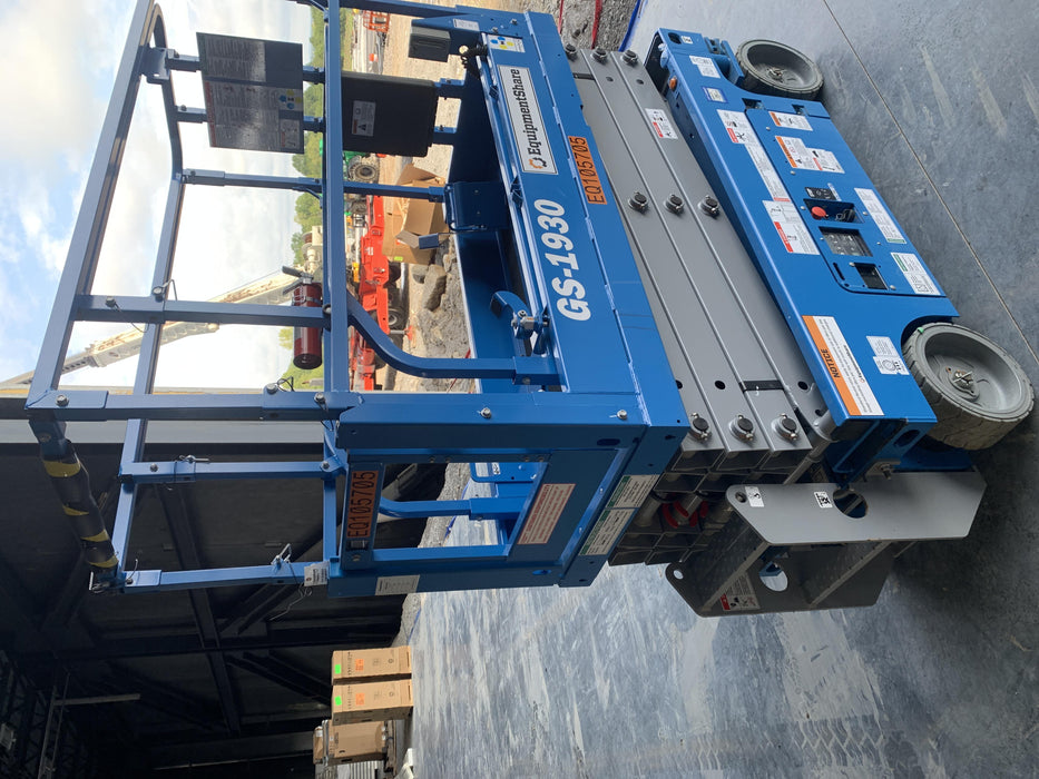 2020 Genie GS-1930 Solid Non Marking Tires, Beacon, Folding rails with half height swing gate