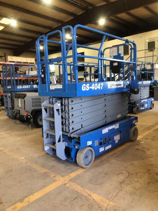 2019 Genie GS-4047 Folding rails with half height swing gate