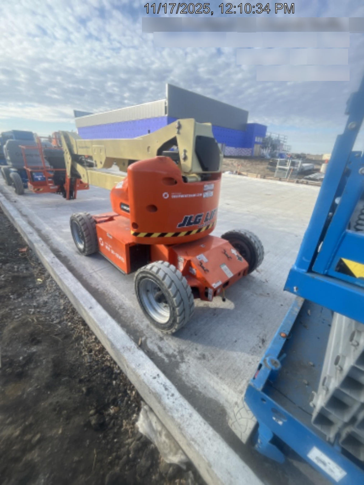 2023 JLG E450AJ