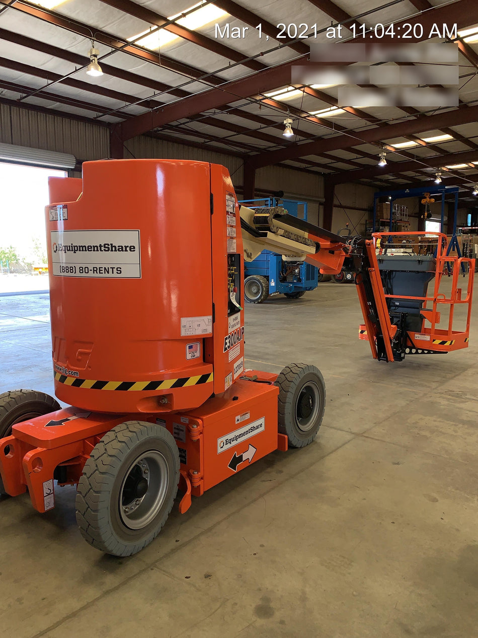 2021 JLG E300AJP