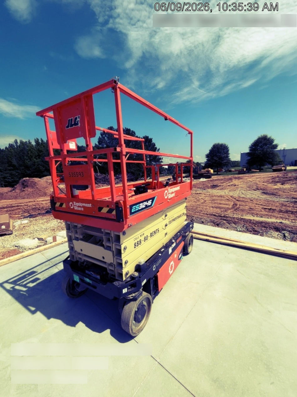 2025 JLG ES3246