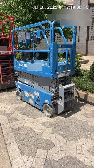 2020 Genie GS-1930 Solid Non Marking Tires, Beacon, Folding rails with half height swing gate