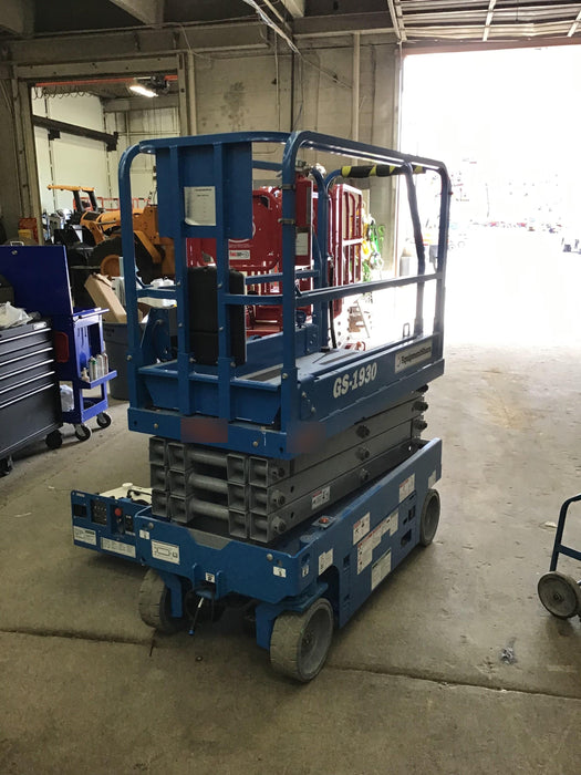 2019 Genie GS-1930 Fixed rails with chain Entry