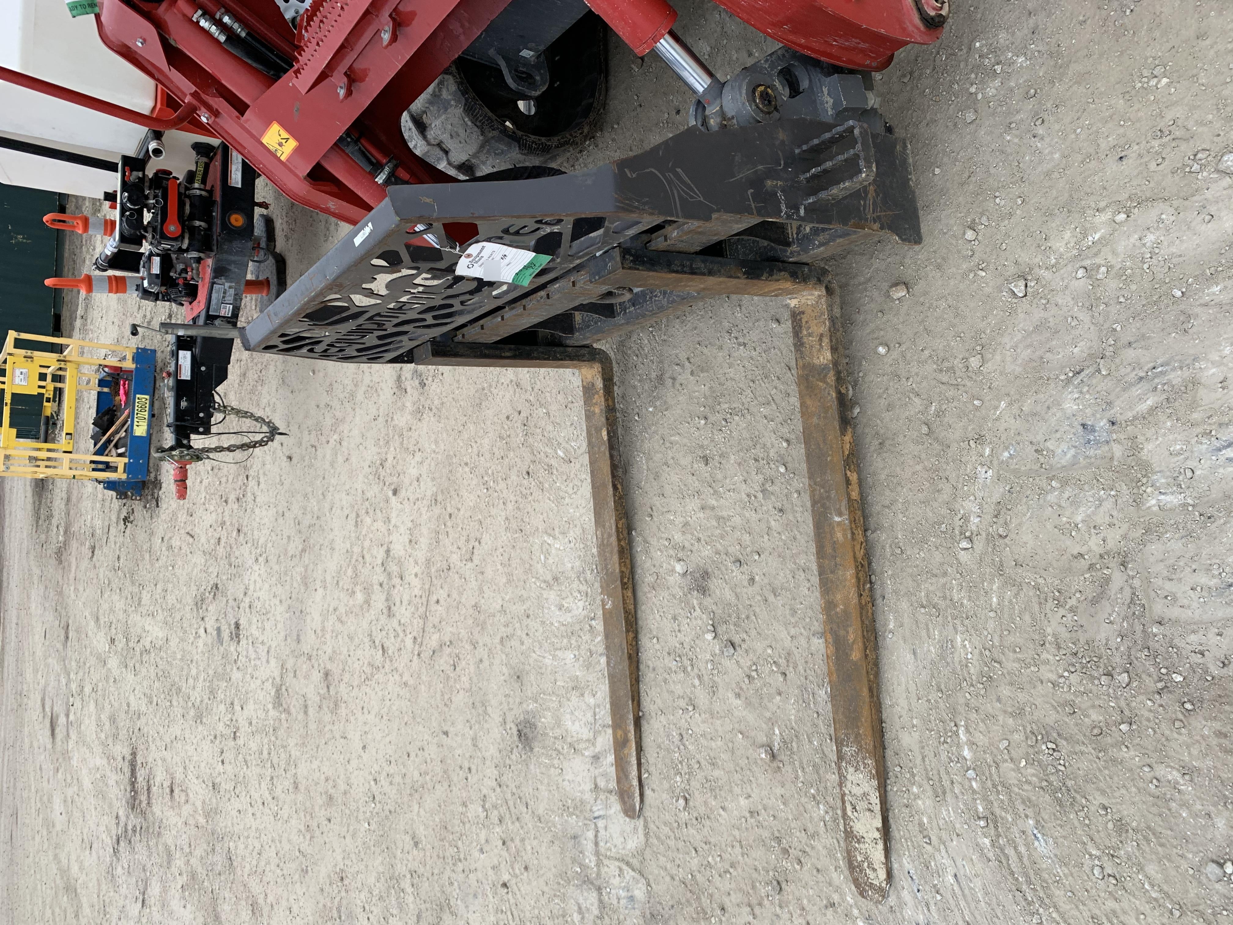 2018 PALADIN 48" Pallet Forks - Paladin