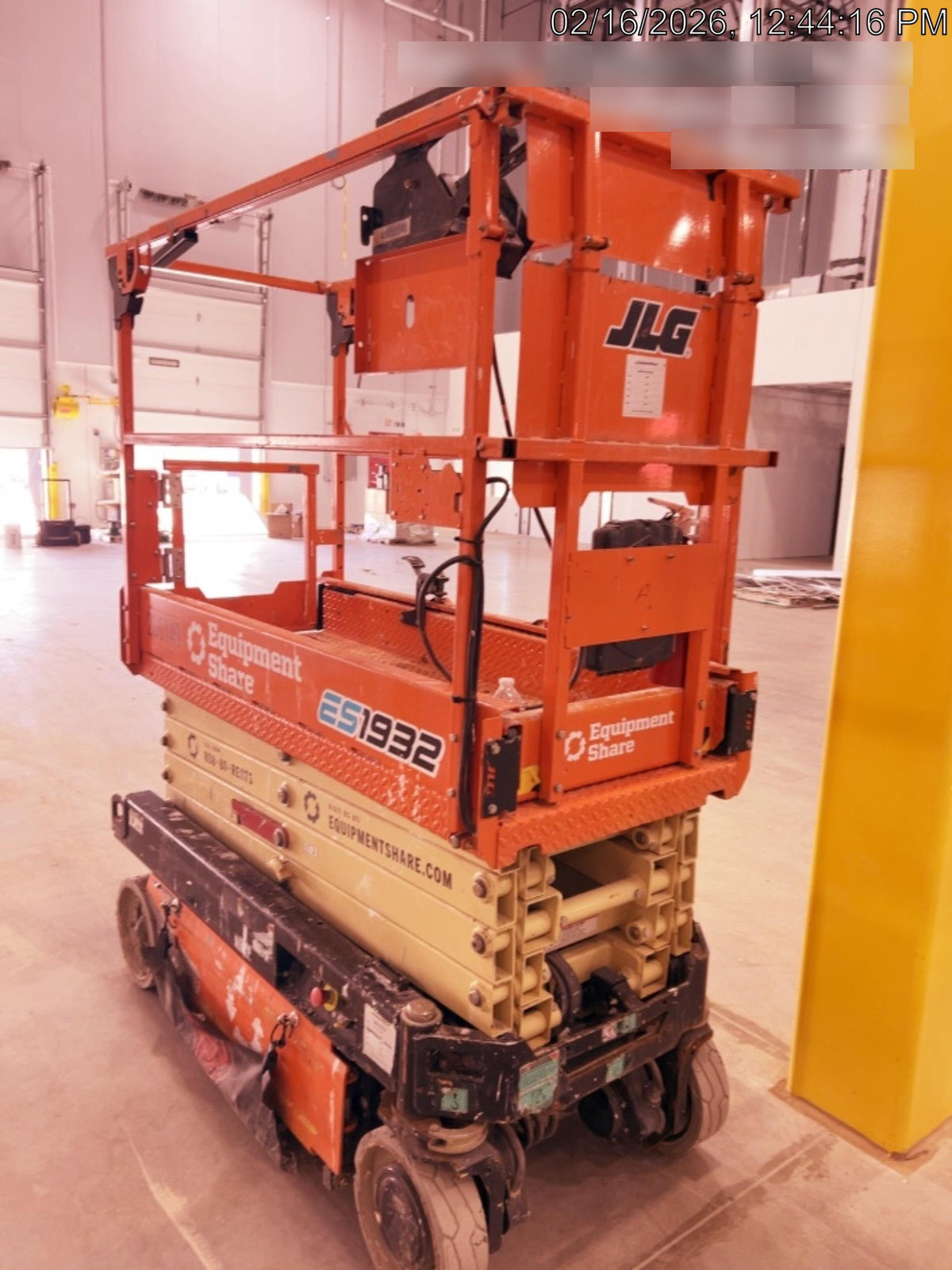2022 JLG ES1932