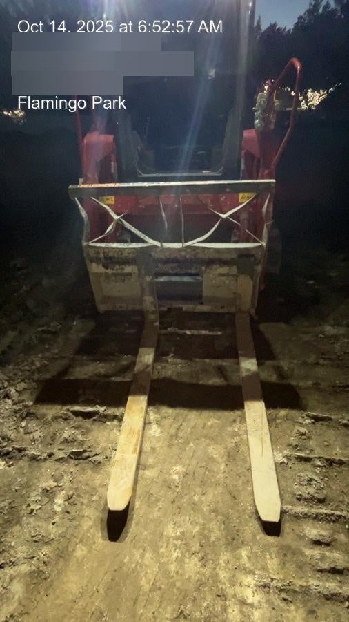 2017 FLECO 24" Pallet Forks - Fleco