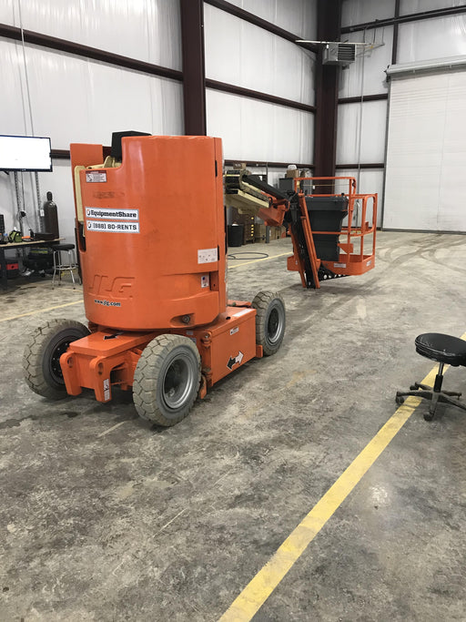 2019 JLG E300AJP