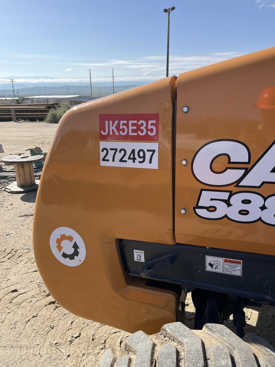2023 CASE 588H