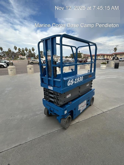 2019 Genie GS-1930 Fixed rails with chain Entry