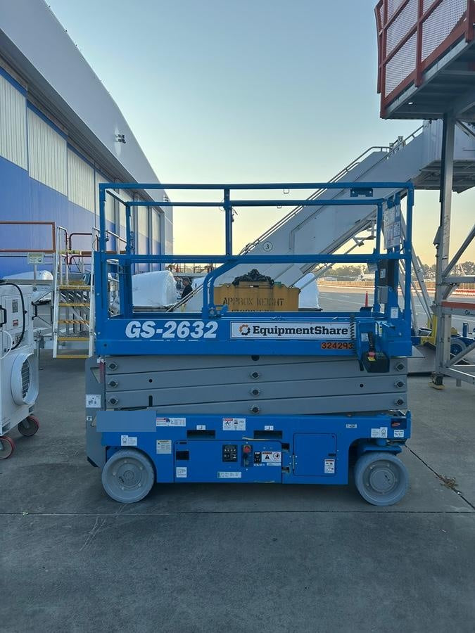 2023 GENIE GS-2632