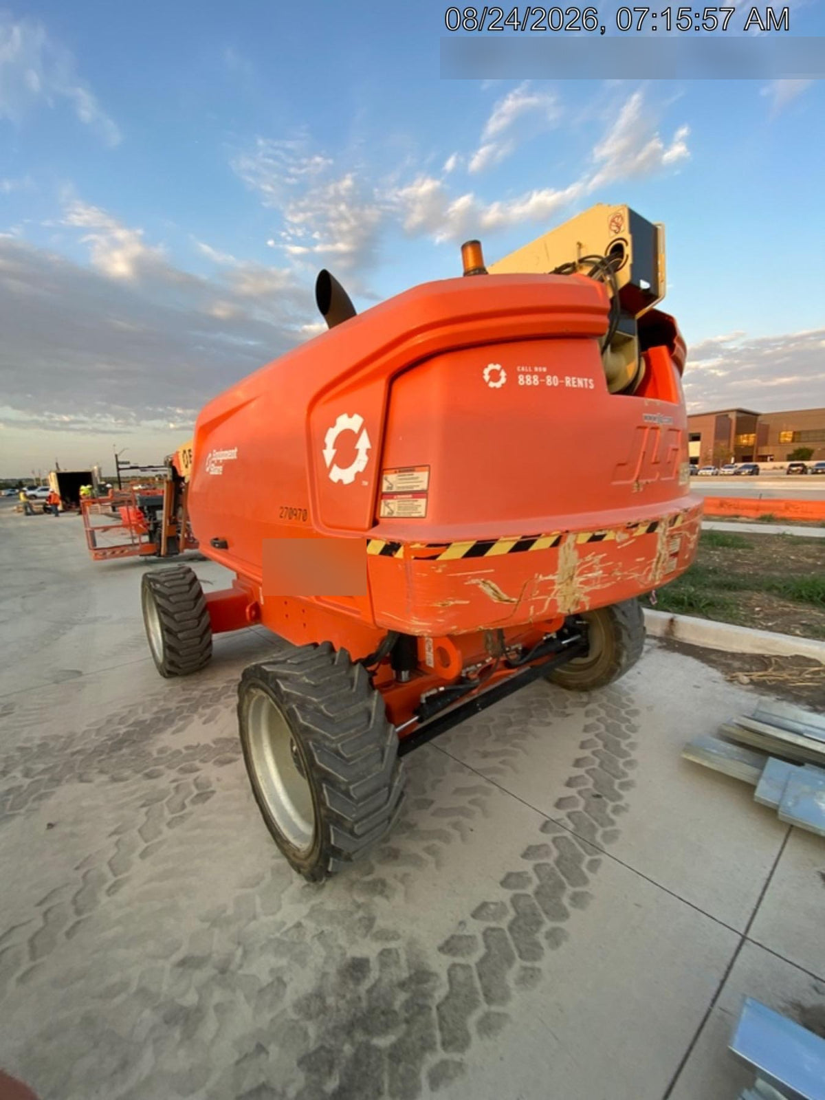 2022 JLG 660SJ