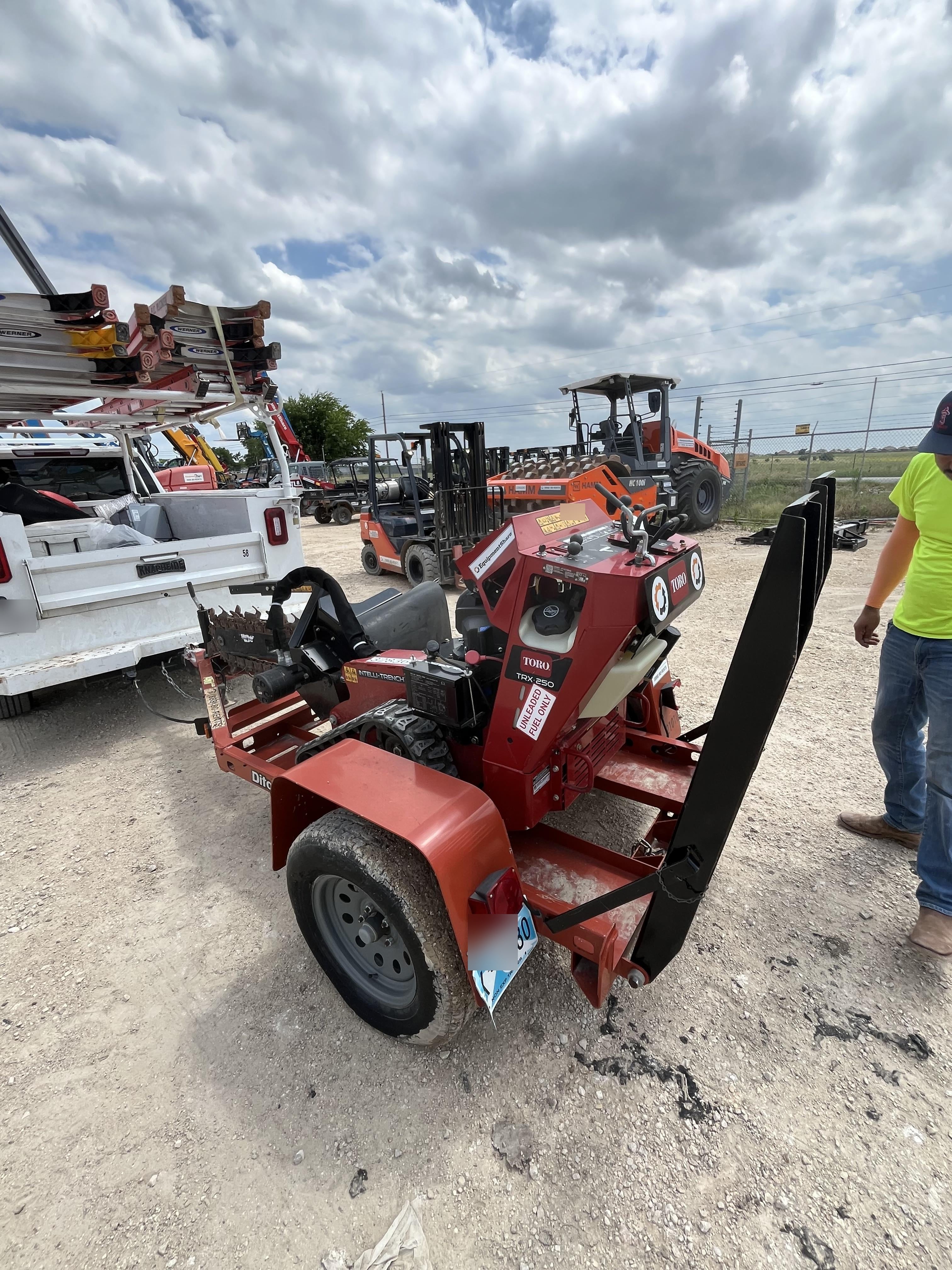 2019 DITCH WITCH S3C