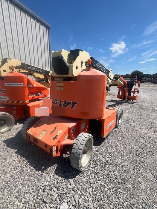 2019 JLG E400AJPN
