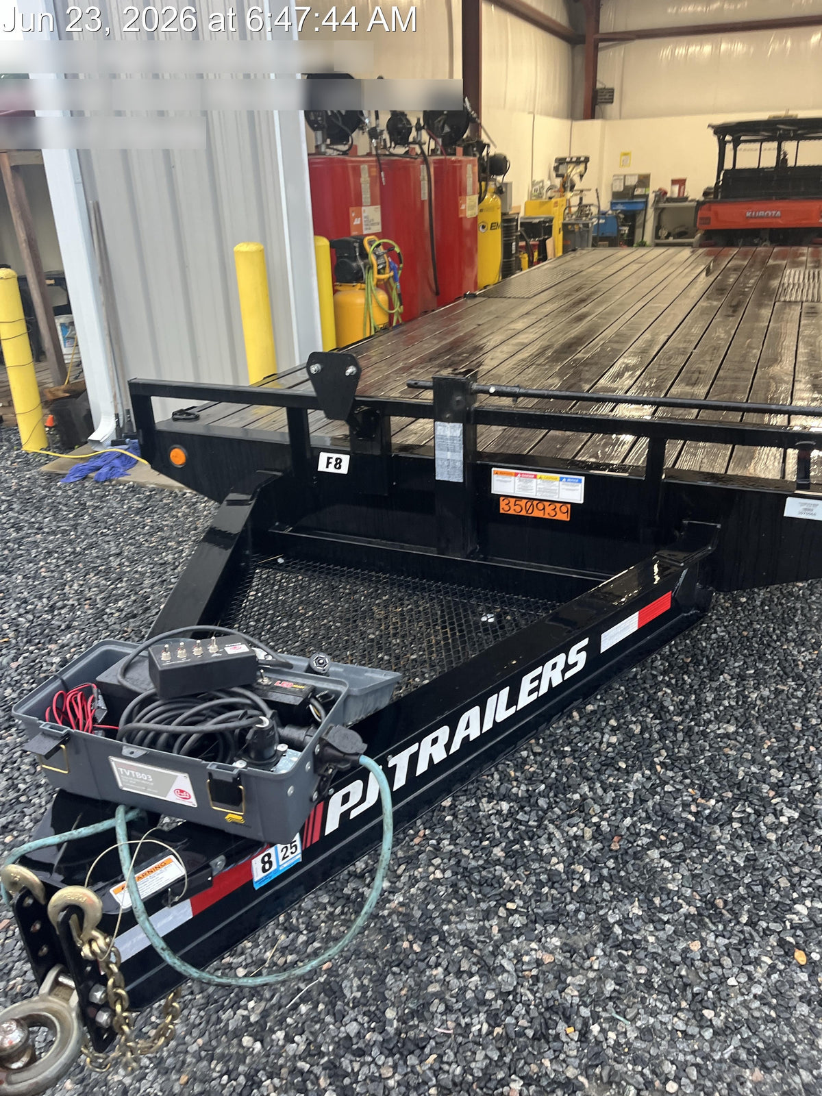 2024 PJ TRAILERS F8222
