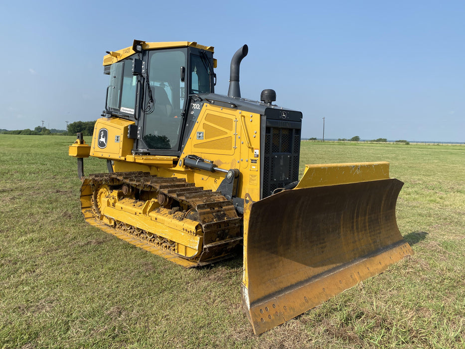 2020 JOHN DEERE 700L