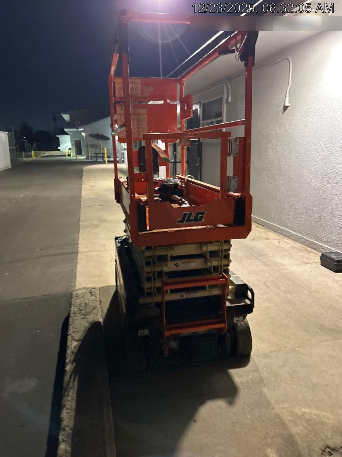 2022 JLG ES1932